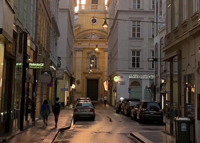 First District Rooftop - Exclusive Living Near Stephansdom Bed and Breakfast Βιέννη